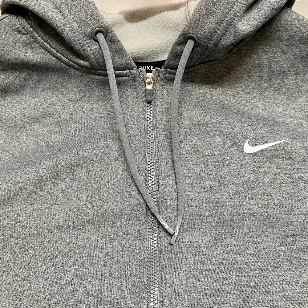 Nike THERMA-FIT Full Zip Hooded Sweatshirt  Women's Med. Grey Activewear Top EUC
